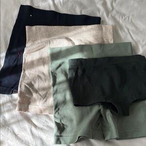 Lot of 3 Primark Ribbed Shorts in Green, Beige, and navy xs